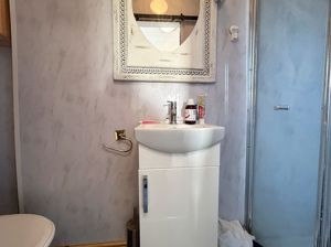 Studio Flat Bathroom- click for photo gallery